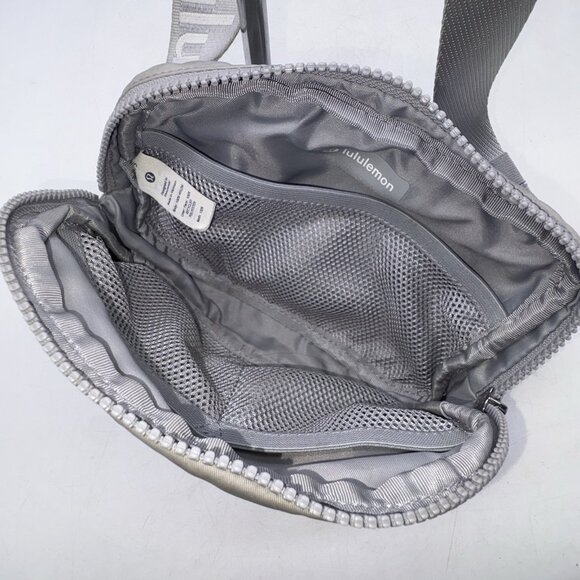 Lululemon Belt Bag Fanny Pack Crossbody Gray Logo On Strap - Picture 8 of 11